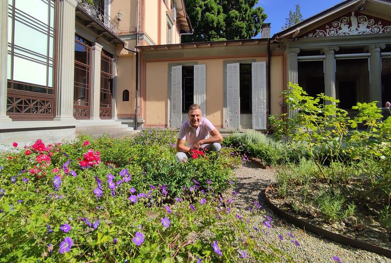 Bernd Brunner, Kreisfachberater f&uuml;r Gartenkultur und Landespflege der Landkreise Lindau und Oberallg&auml;u, im Garten des Friedensmuseum in Lindau