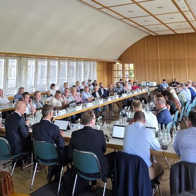 Gutachten vorgestellt: Kreistag diskutiert über die stationäre Gesundheitsversorgung