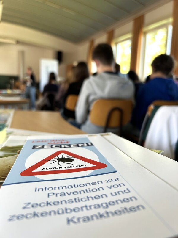Bild vergr&ouml;&szlig;ern: Veranstaltung zum Zeckenschutz am Gymnasium Lindenberg